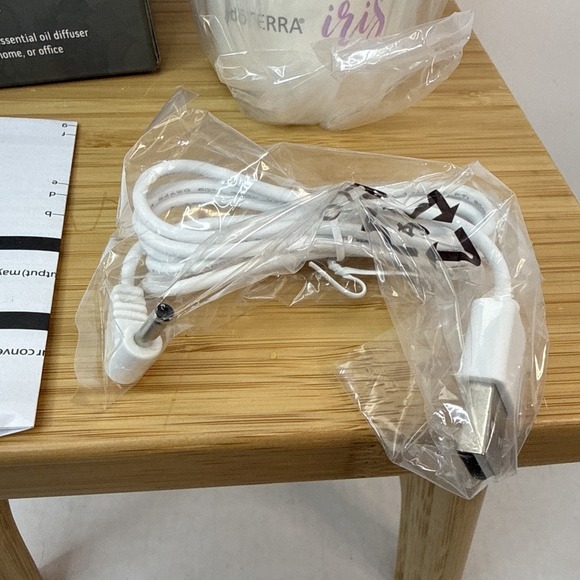 doTERRA Iris Limited Edition Portable Ultrasonic Essential Oil USB Diffuser MIB - Picture 5 of 9